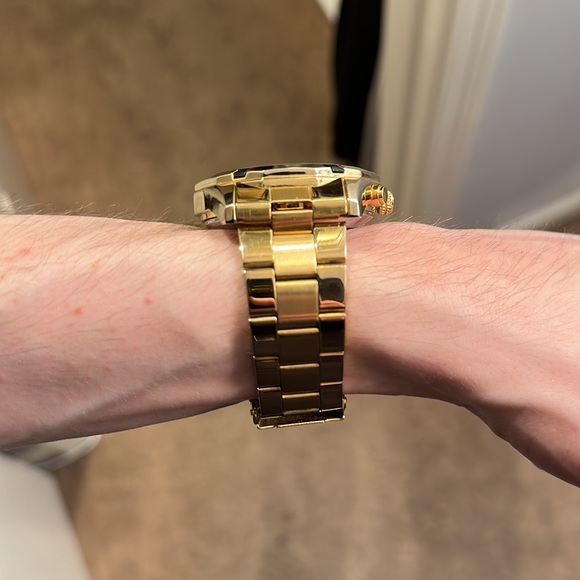 Men Gold Automatic Watch - Picture 2 of 4